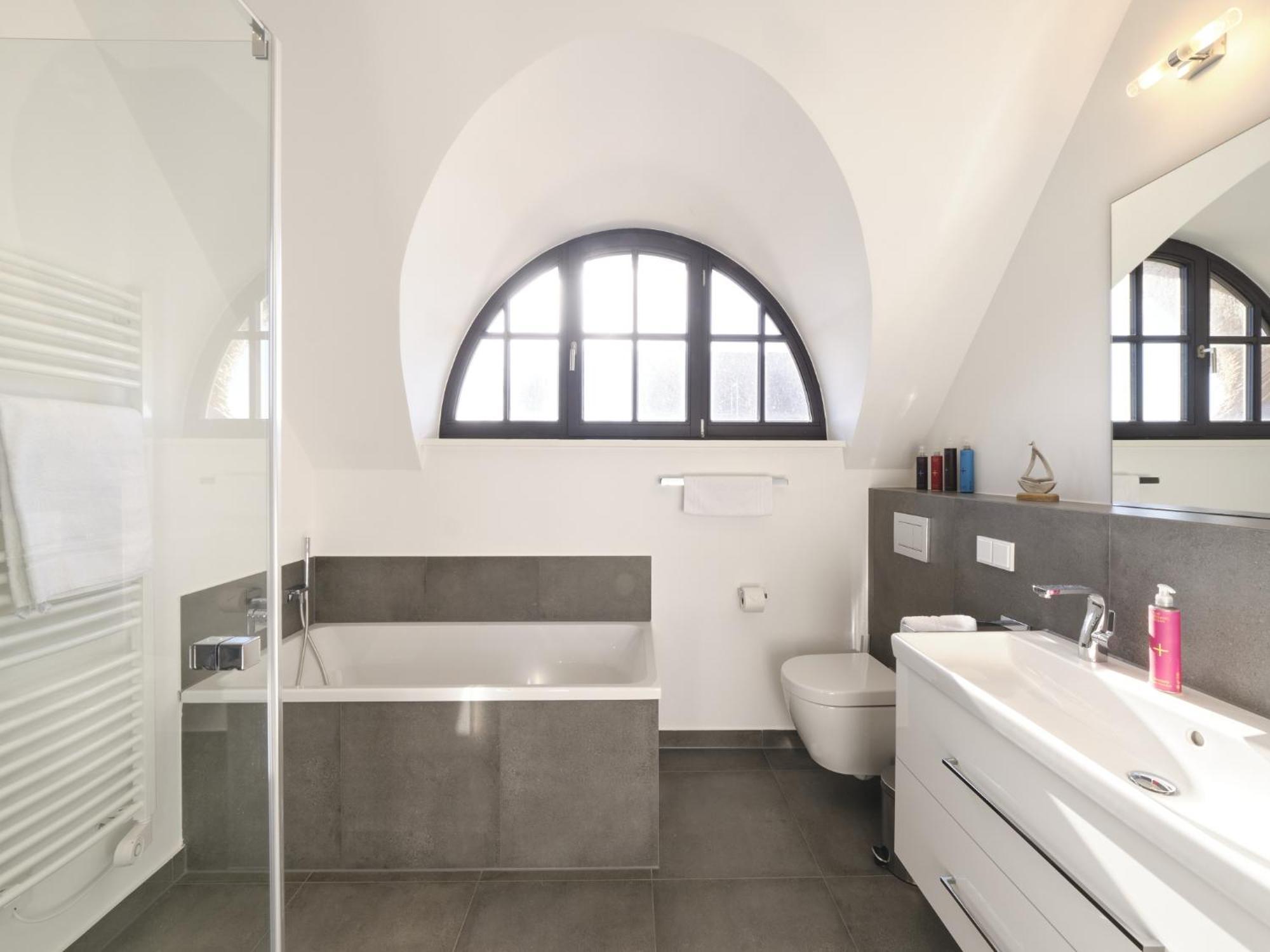 Reetland Am Meer - Luxusplus Reetdachvilla Mit 4 Schlafzimmern, Aussensauna, Loungebereich Und Kamin G07 Dranske Eksteriør bilde
